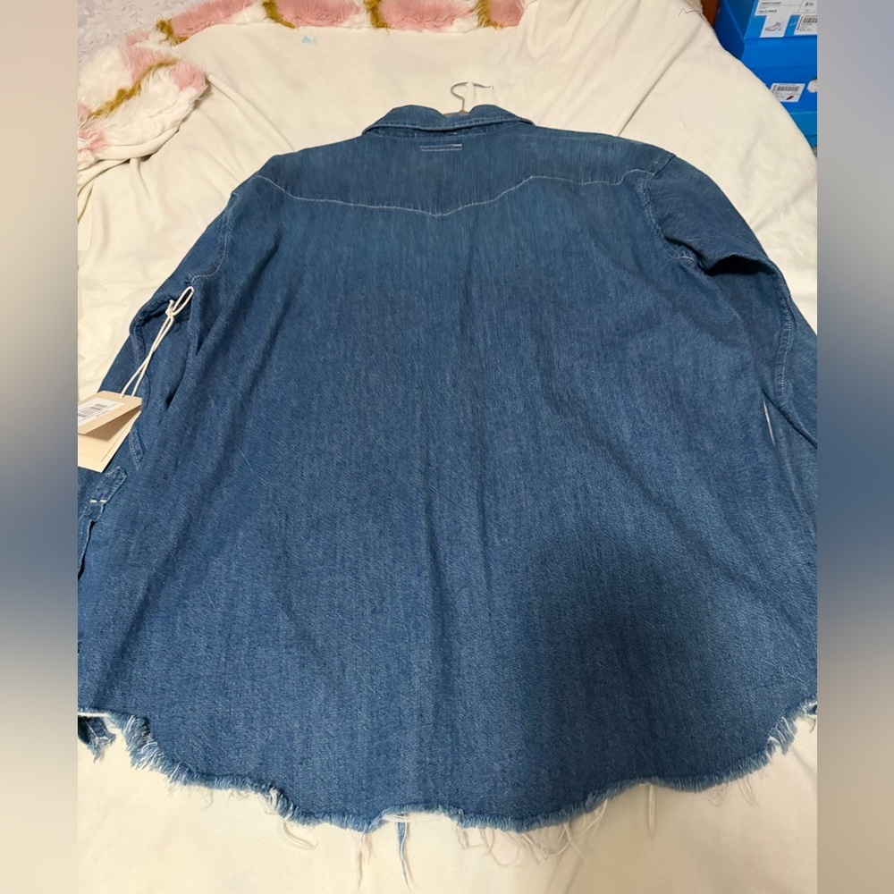 MOTHER The Western Distressed Denim
Buttondown Shirt Women’s Small NWT - Picture 11 of 11